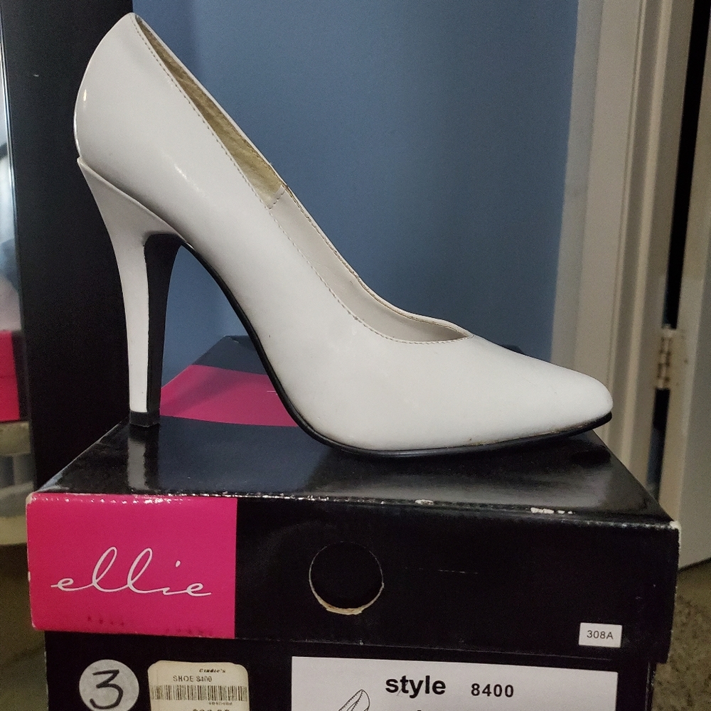 White Ellie costume pumps
